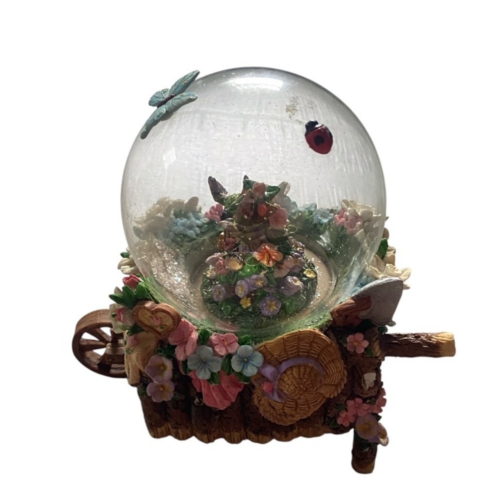 Vintage floral snow globe